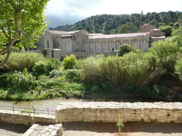 Maison De Caractere Face A L Abbaye De Lagrasse Βίλα Εξωτερικό φωτογραφία